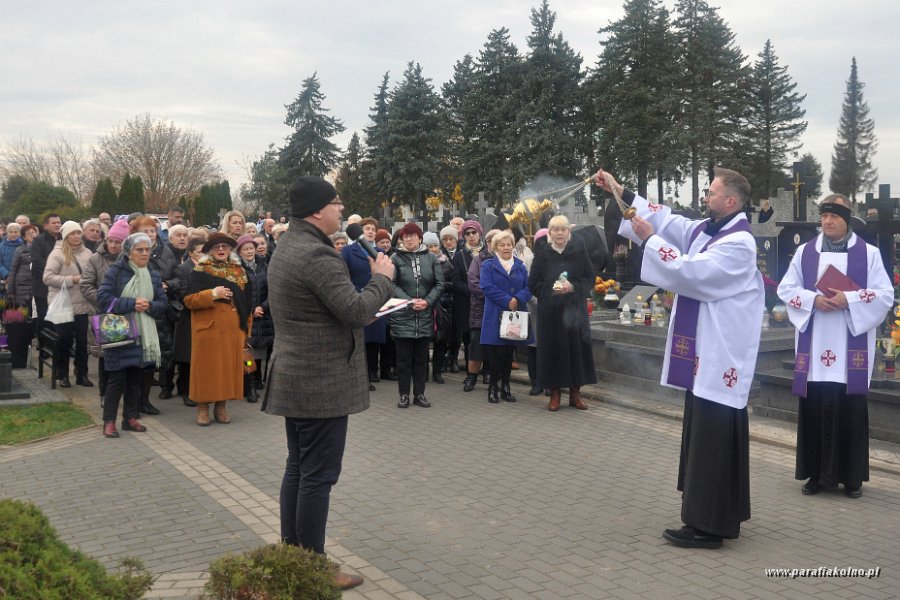 068 Procesja na nowym cmentarzu.jpg